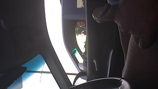 Шалан дээр ангийнхаа охиныг новш