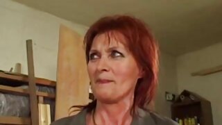 Нэг сайхан сонирхогч охин үйл ажиллагаа явуулж байна